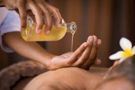 le massage ayurvédique ABHYANGA est un massage bien-être apportant une détente profonde et une detox en 1h30